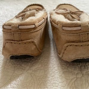 UGG Dakota slipper
